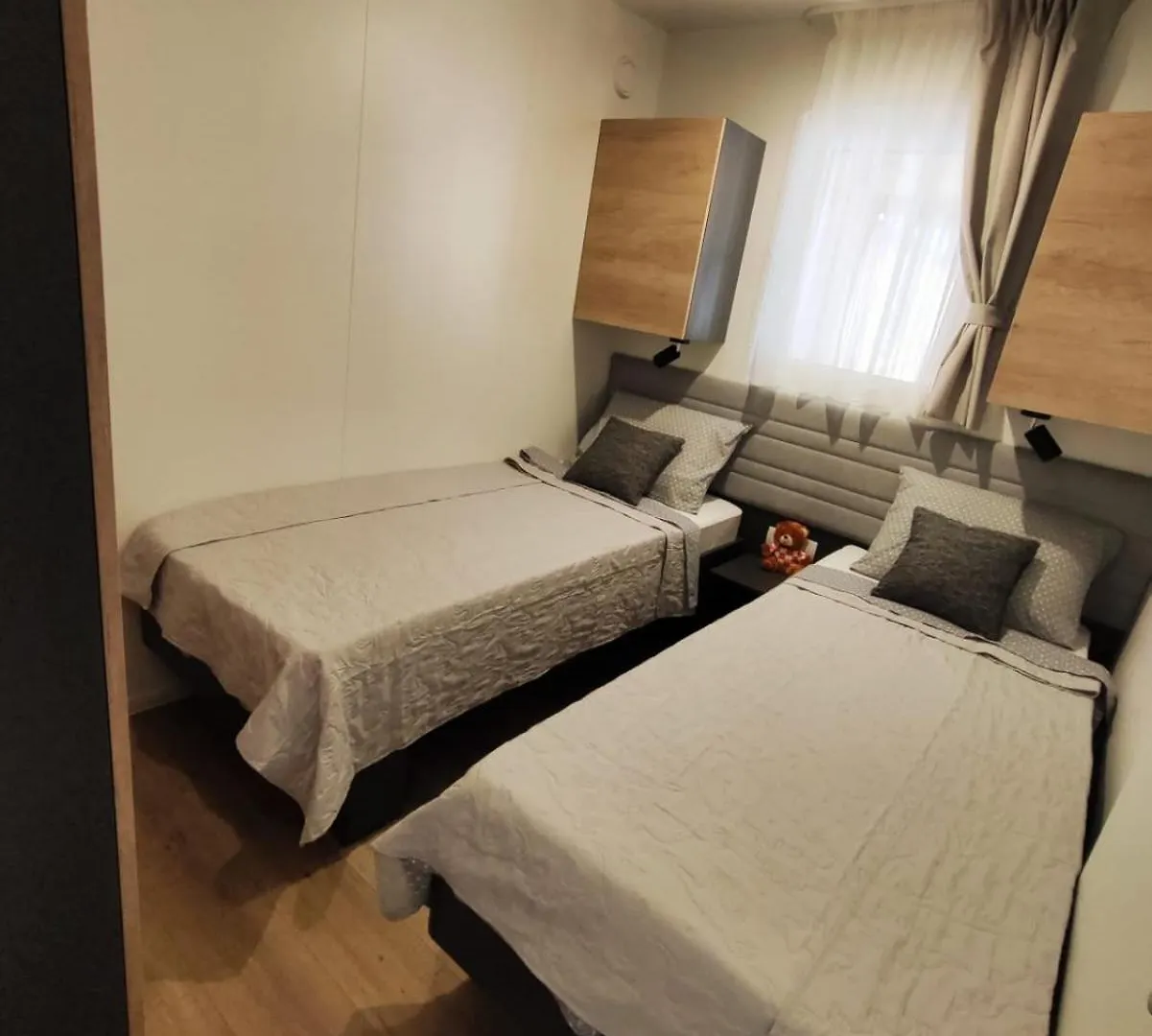 Mobile Home Kala Biograd Na Moru 0*,
